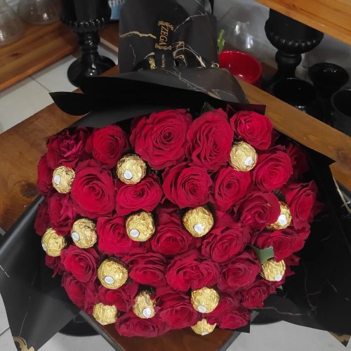 Çikolatalı Gül Buketi