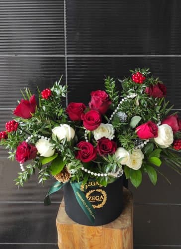 Süet Kutuda Güller